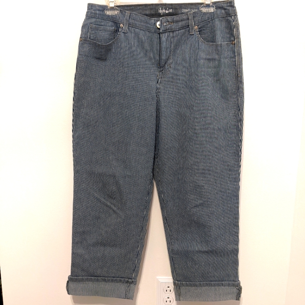 Style&Co Curvy Capris